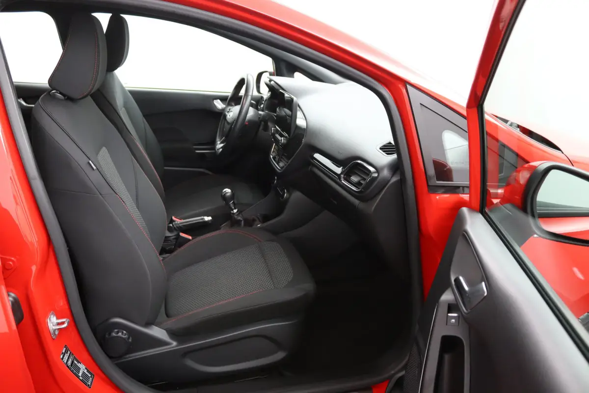 1.0 EcoBoost ST-Line 17" LMV| Navigatie | LED | Climate Control | Cruise Control