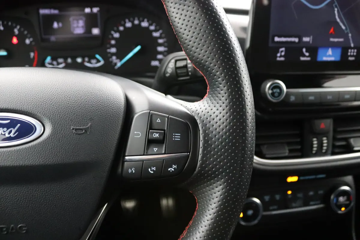 1.0 EcoBoost ST-Line 17" LMV| Navigatie | LED | Climate Control | Cruise Control