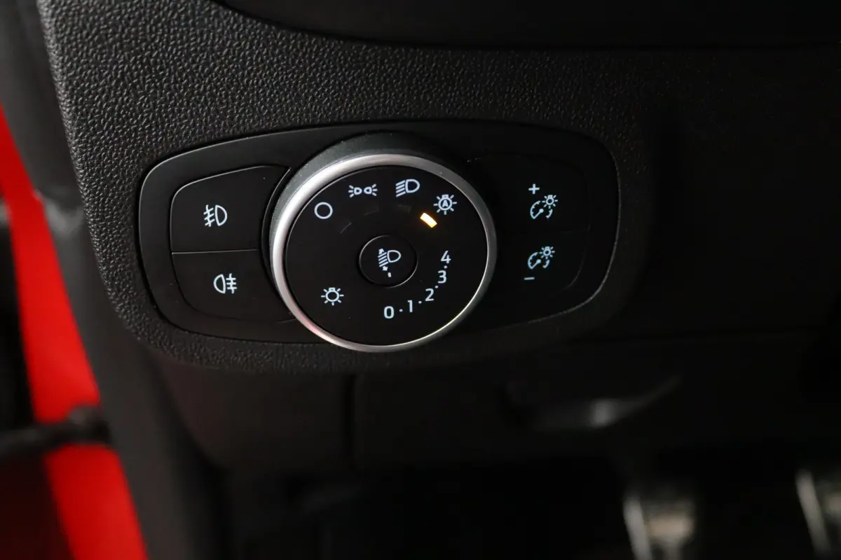 1.0 EcoBoost ST-Line 17" LMV| Navigatie | LED | Climate Control | Cruise Control
