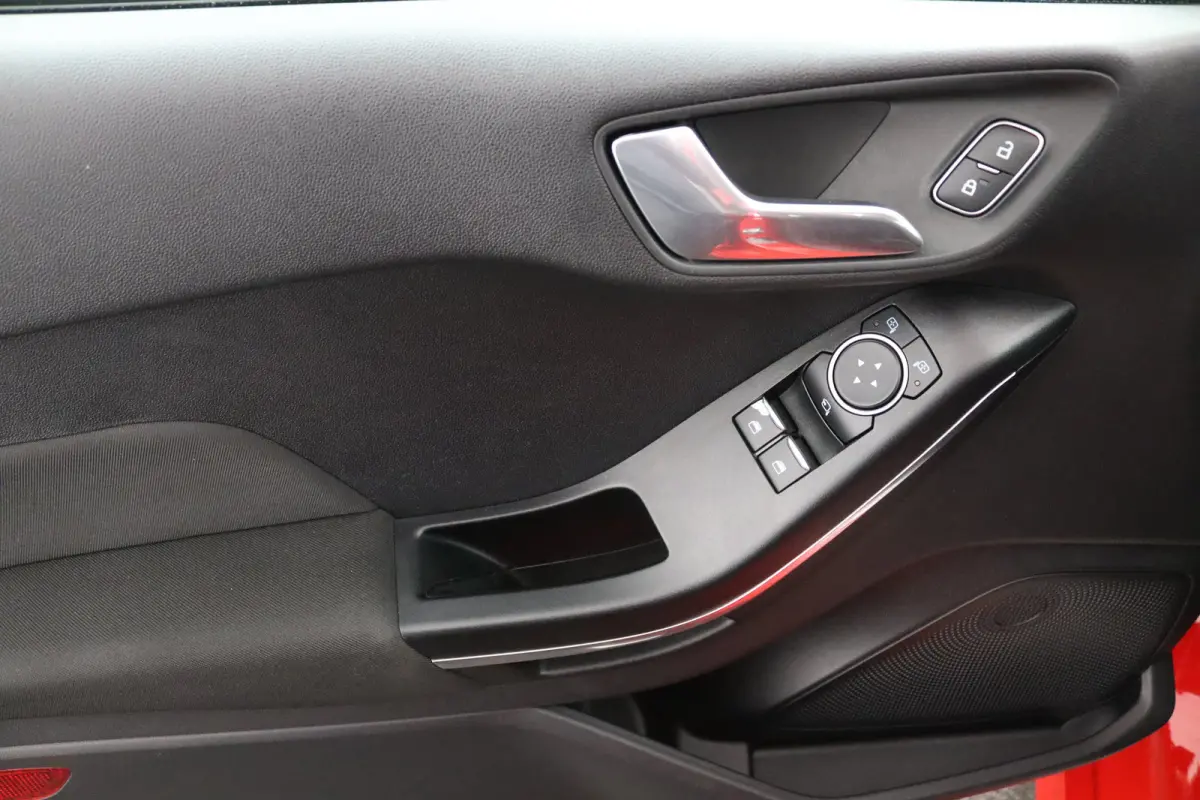 1.0 EcoBoost ST-Line 17" LMV| Navigatie | LED | Climate Control | Cruise Control