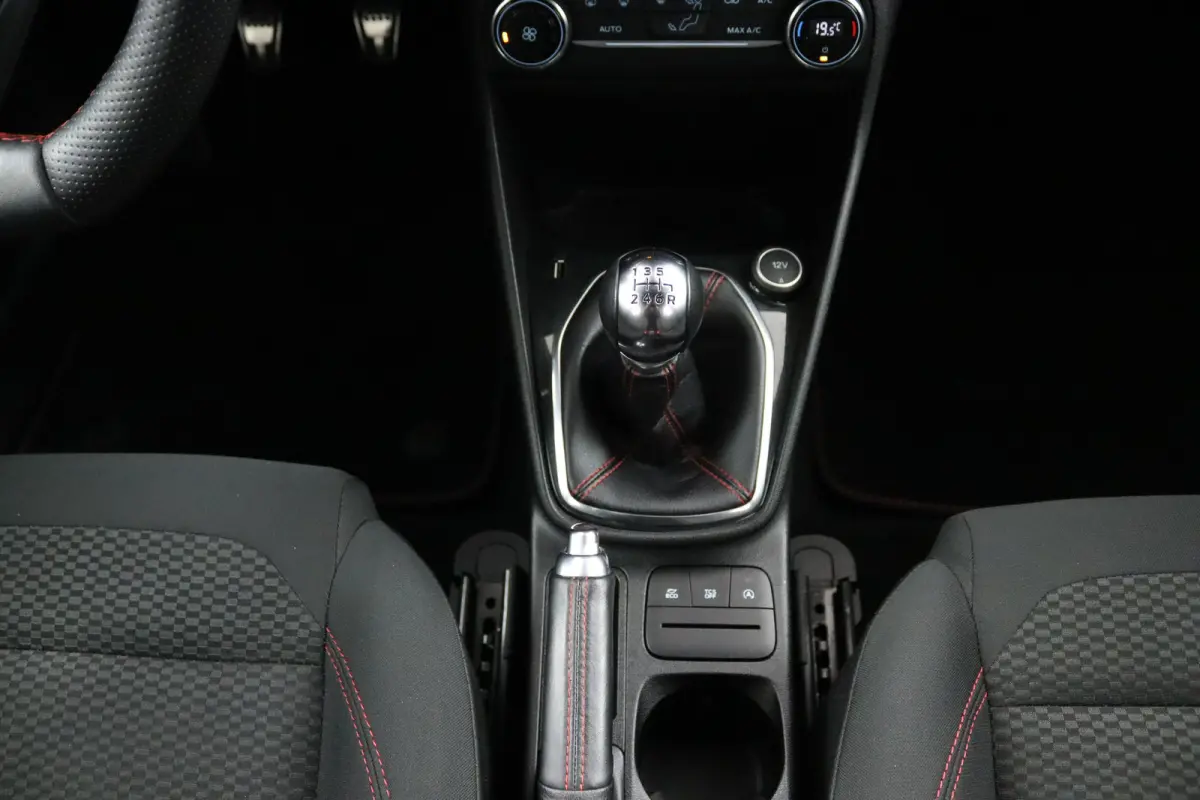 1.0 EcoBoost ST-Line 17" LMV| Navigatie | LED | Climate Control | Cruise Control