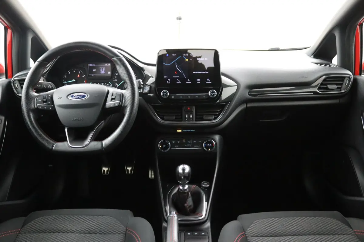 1.0 EcoBoost ST-Line 17" LMV| Navigatie | LED | Climate Control | Cruise Control
