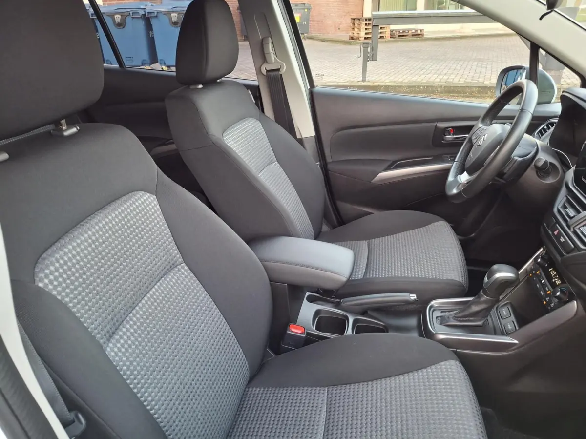1.5 Hybrid Select afn.trekhaak AUTOMAAT