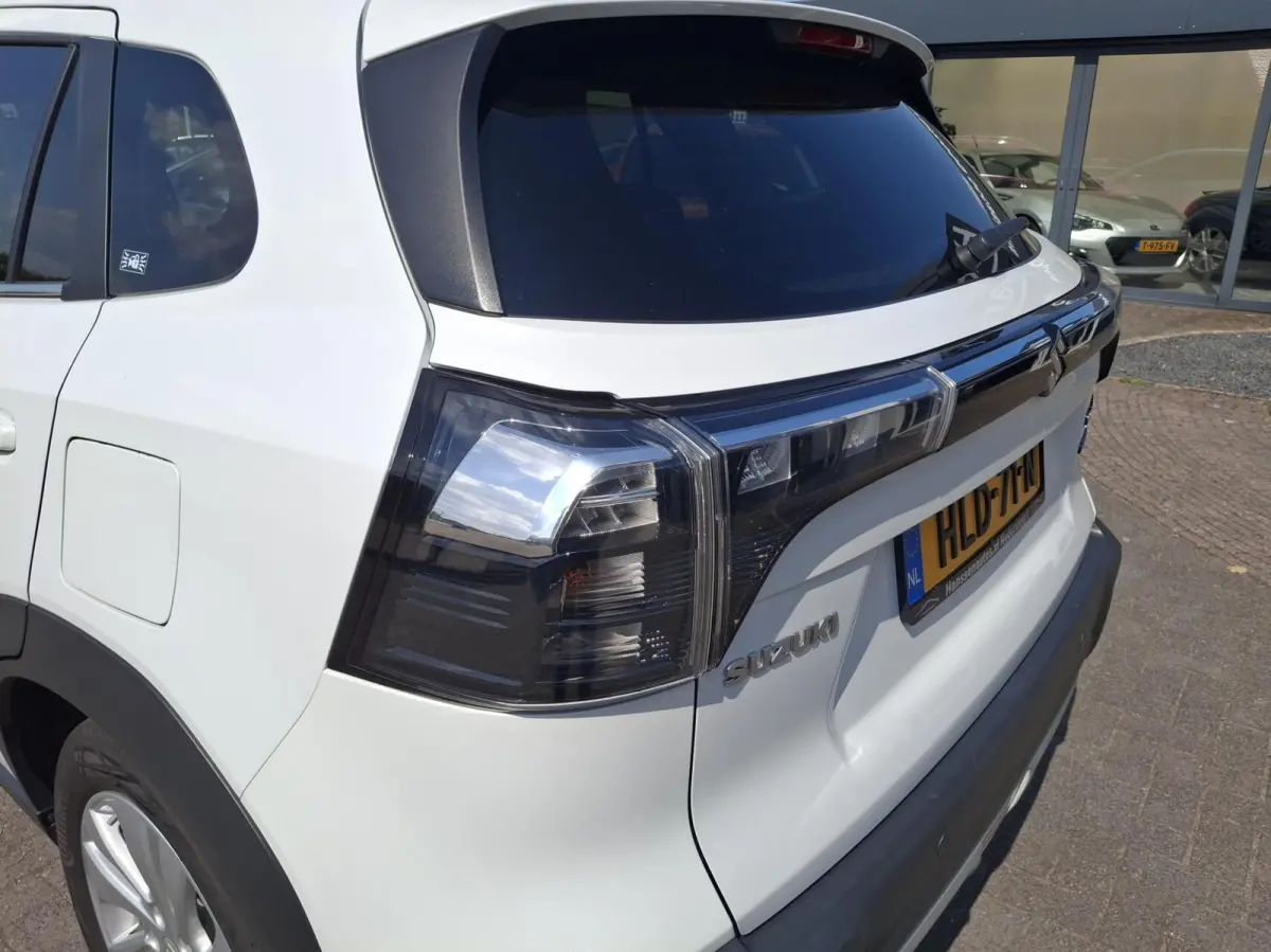 1.5 Hybrid Select afn.trekhaak AUTOMAAT