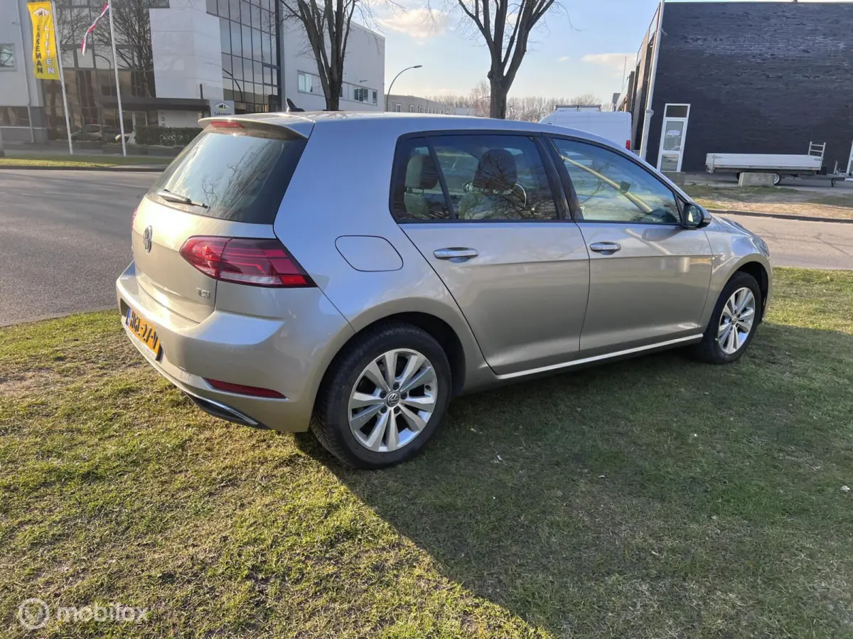 1.0 TSI Comfortline Business