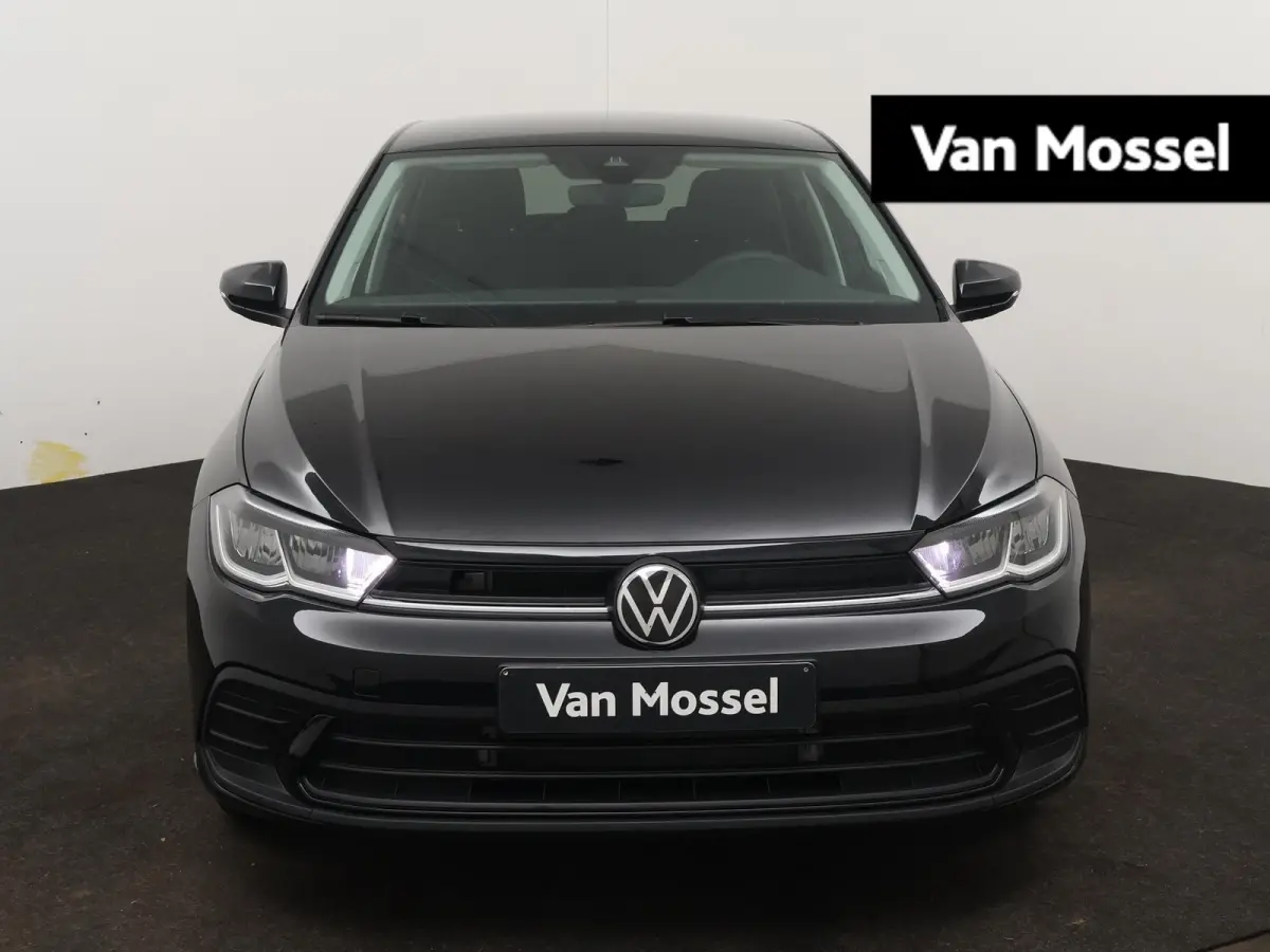 1.0 TSI Life Edition 95 PK | Draadloze Apple carplay | Achteruitrijcamera  | Parkeersensoren | Travel Assist | LED Verlichting | 15" inch "Essex" LMV |