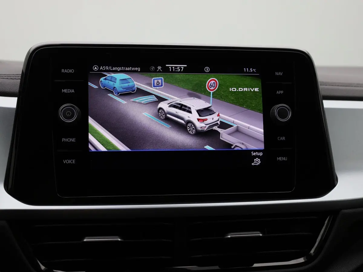 1.0 TSI Life | Navigatie | Draadloze Apple Carplay | Adaptieve cruise control | Travel Assist | LED verlichting |