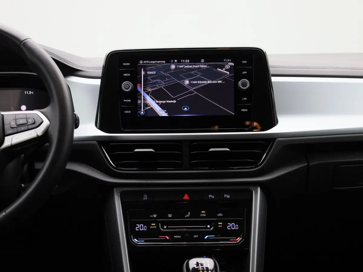 1.0 TSI Life | Navigatie | Draadloze Apple Carplay | Adaptieve cruise control | Travel Assist | LED verlichting |