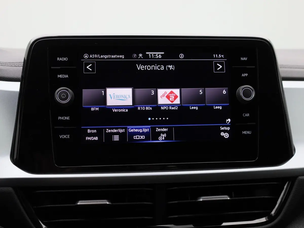 1.0 TSI Life | Navigatie | Draadloze Apple Carplay | Adaptieve cruise control | Travel Assist | LED verlichting |