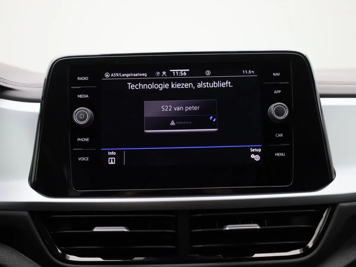 1.0 TSI Life | Navigatie | Draadloze Apple Carplay | Adaptieve cruise control | Travel Assist | LED verlichting |