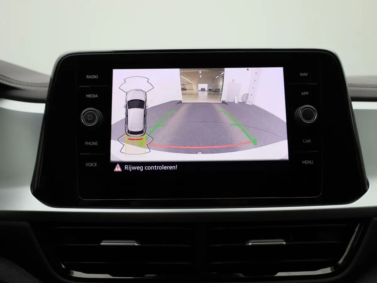1.0 TSI Life | Navigatie | Draadloze Apple Carplay | Adaptieve cruise control | Travel Assist | LED verlichting |
