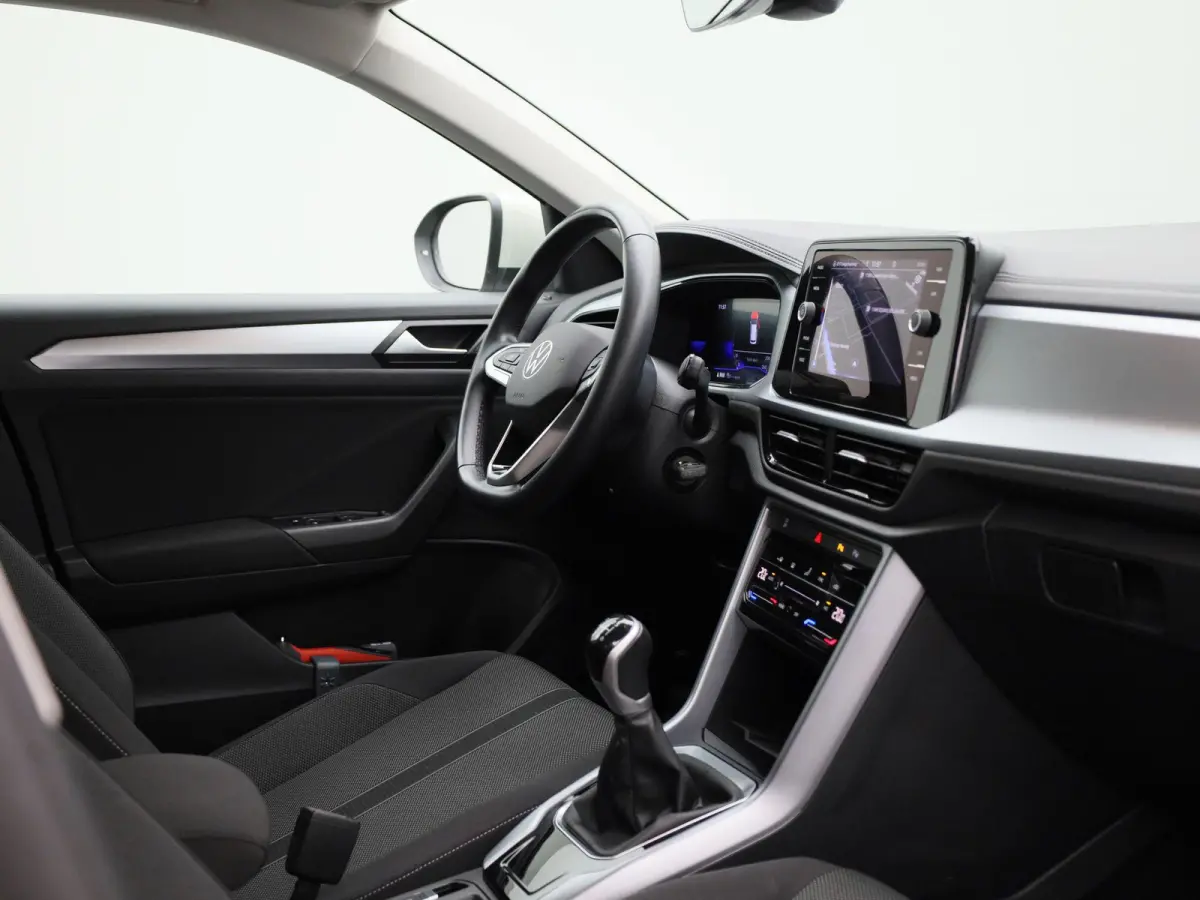 1.0 TSI Life | Navigatie | Draadloze Apple Carplay | Adaptieve cruise control | Travel Assist | LED verlichting |