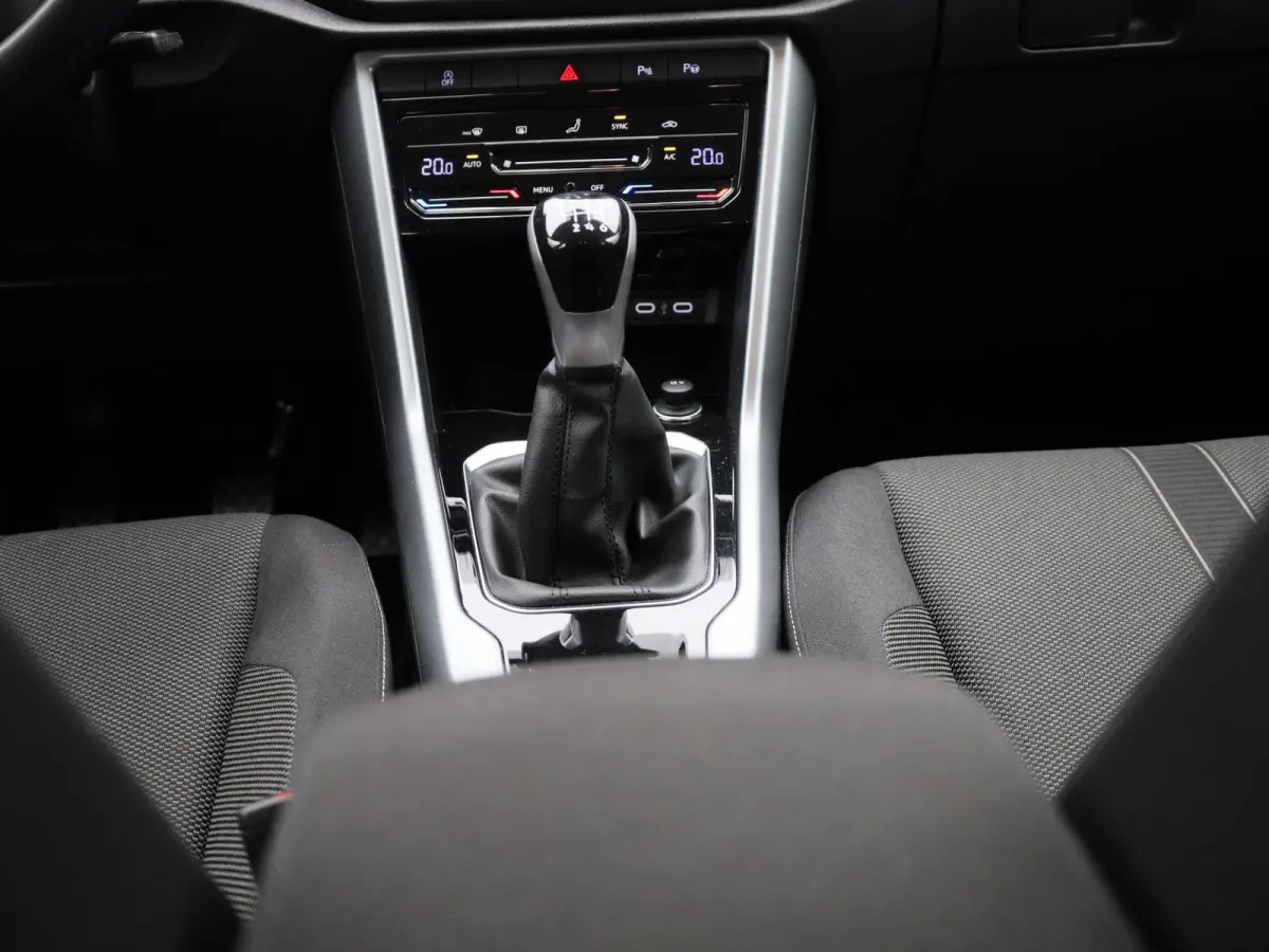 1.0 TSI Life | Navigatie | Draadloze Apple Carplay | Adaptieve cruise control | Travel Assist | LED verlichting |