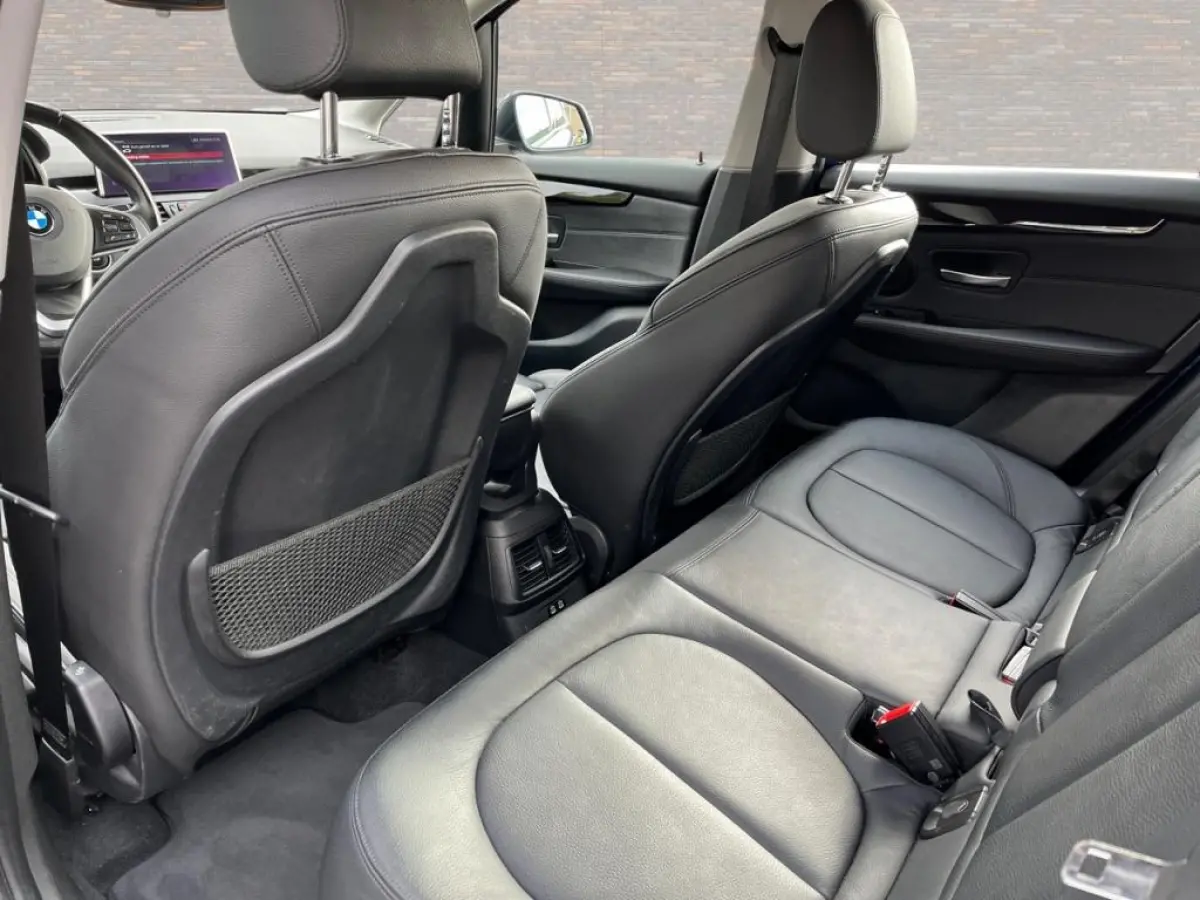 225xe LEDER SPORTSTOELEN NAVIGATIE LMV LED
