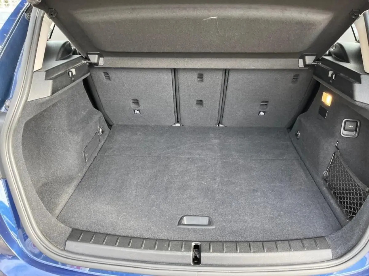 225xe LEDER SPORTSTOELEN NAVIGATIE LMV LED