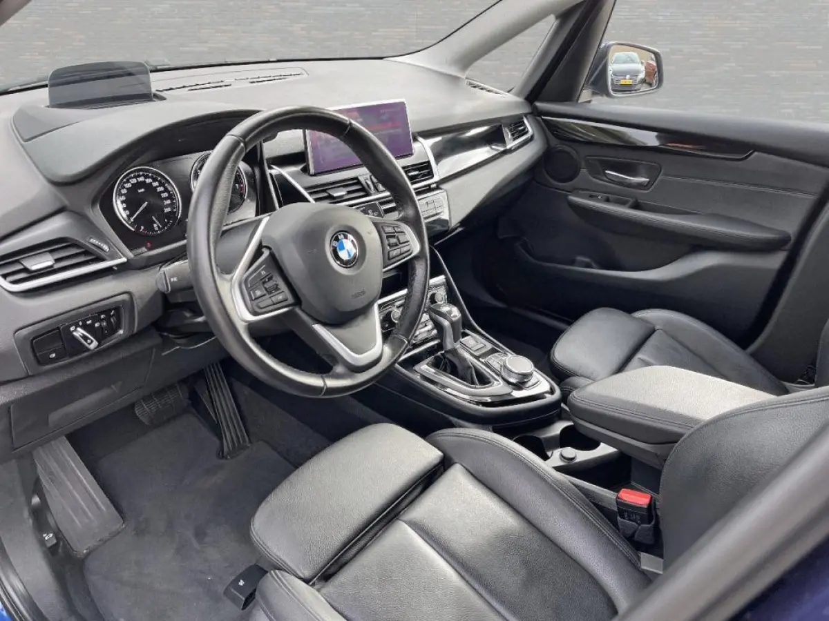 225xe LEDER SPORTSTOELEN NAVIGATIE LMV LED