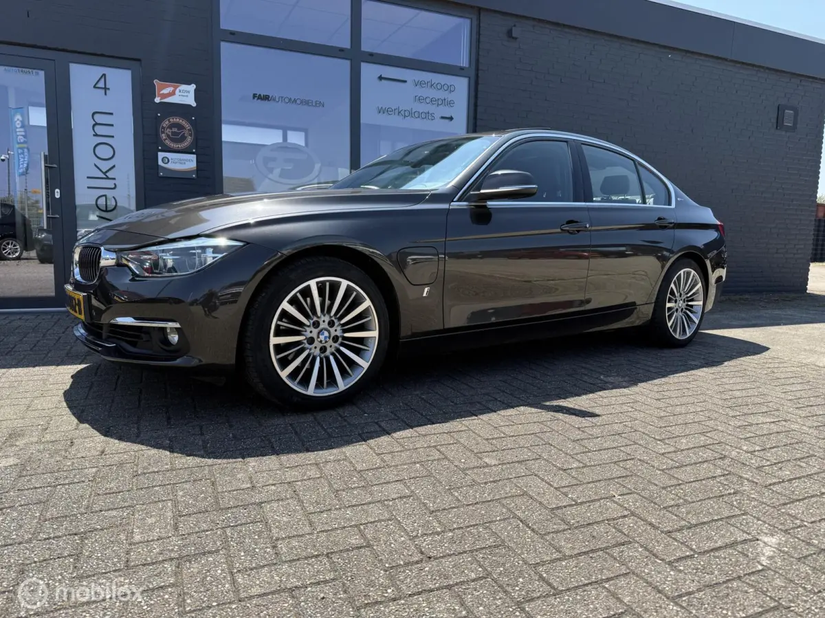 330e Centennial Executive €15950