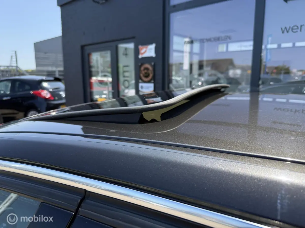 330e Centennial Executive €15950