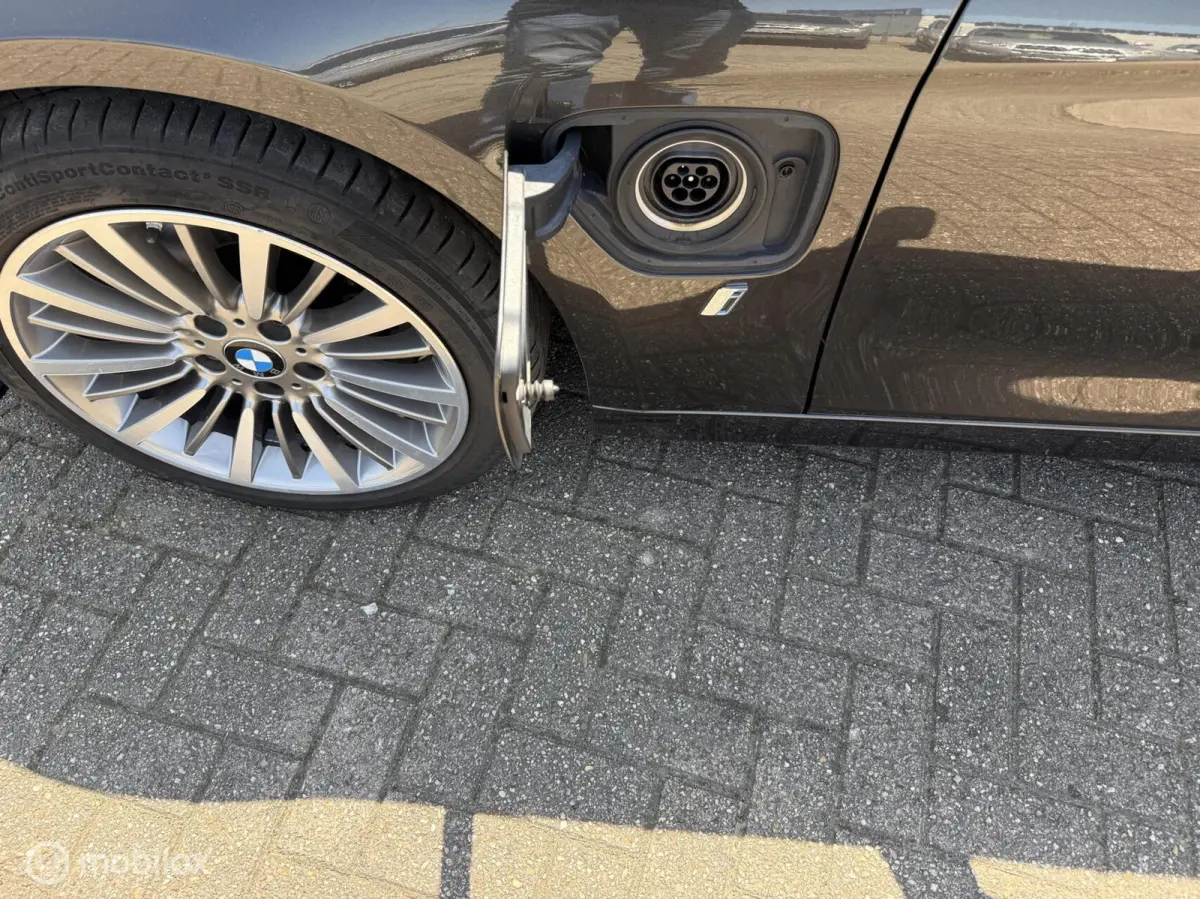 330e Centennial Executive €15950