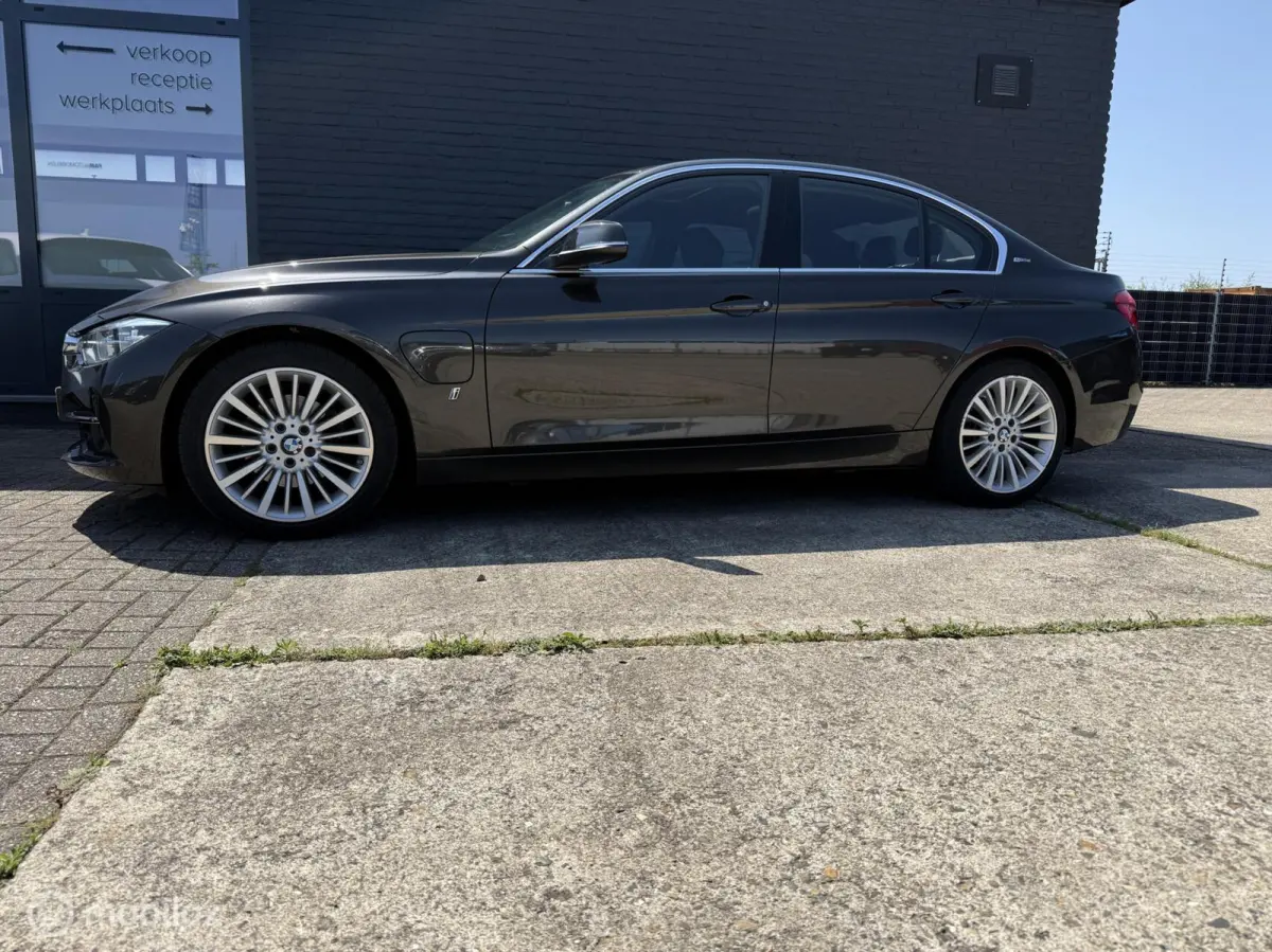 330e Centennial Executive €15950