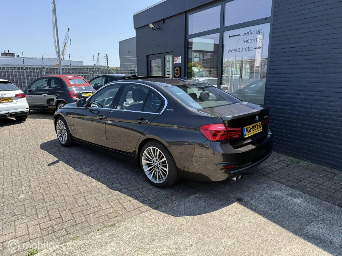 330e Centennial Executive €15950