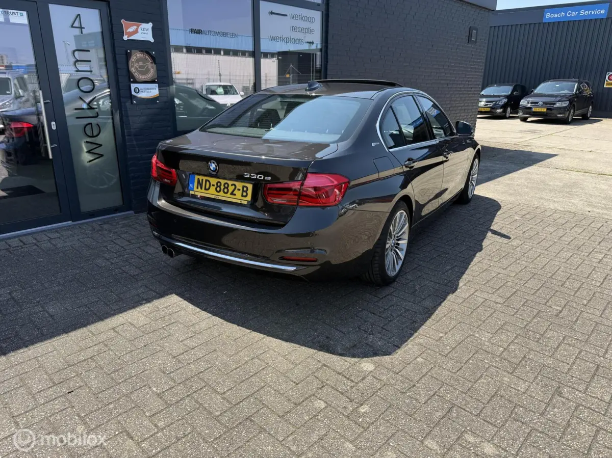 330e Centennial Executive €15950