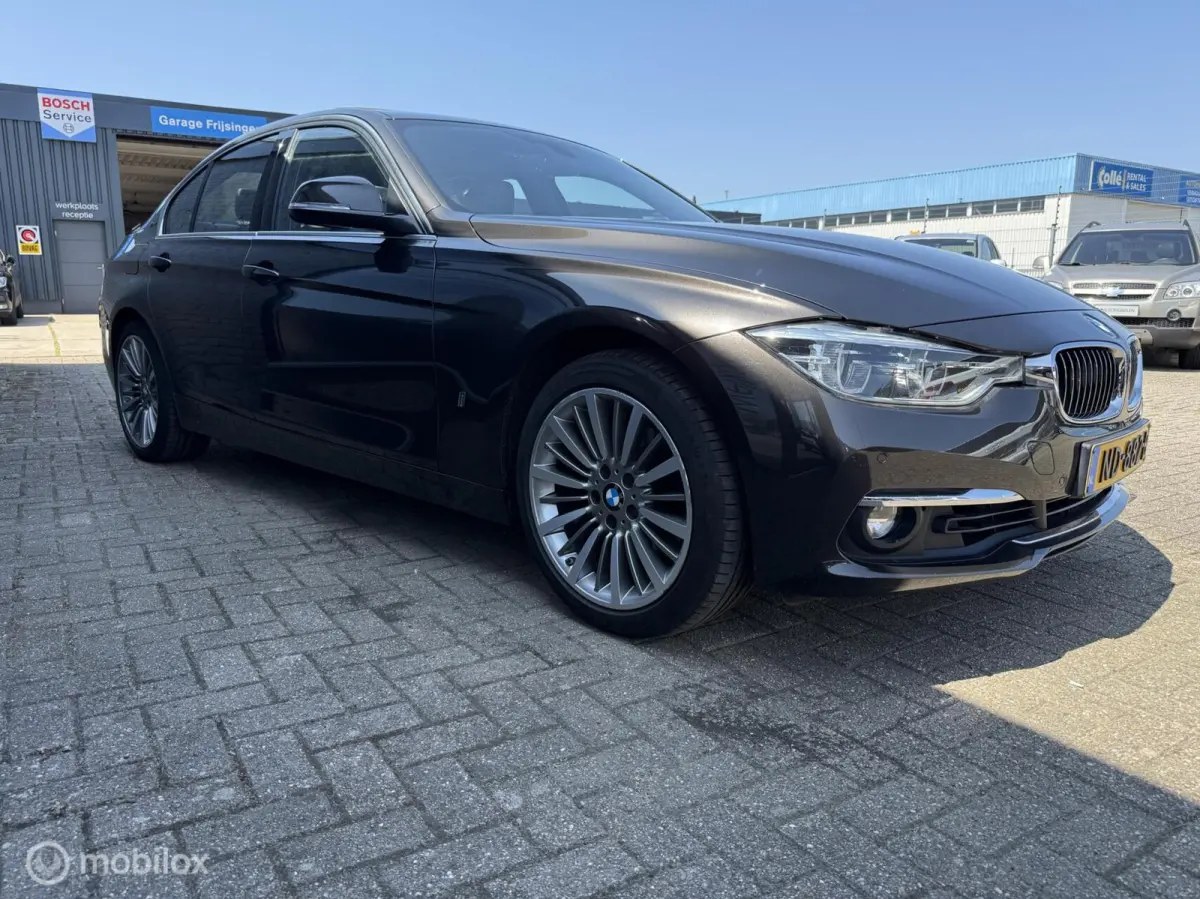 330e Centennial Executive €15950