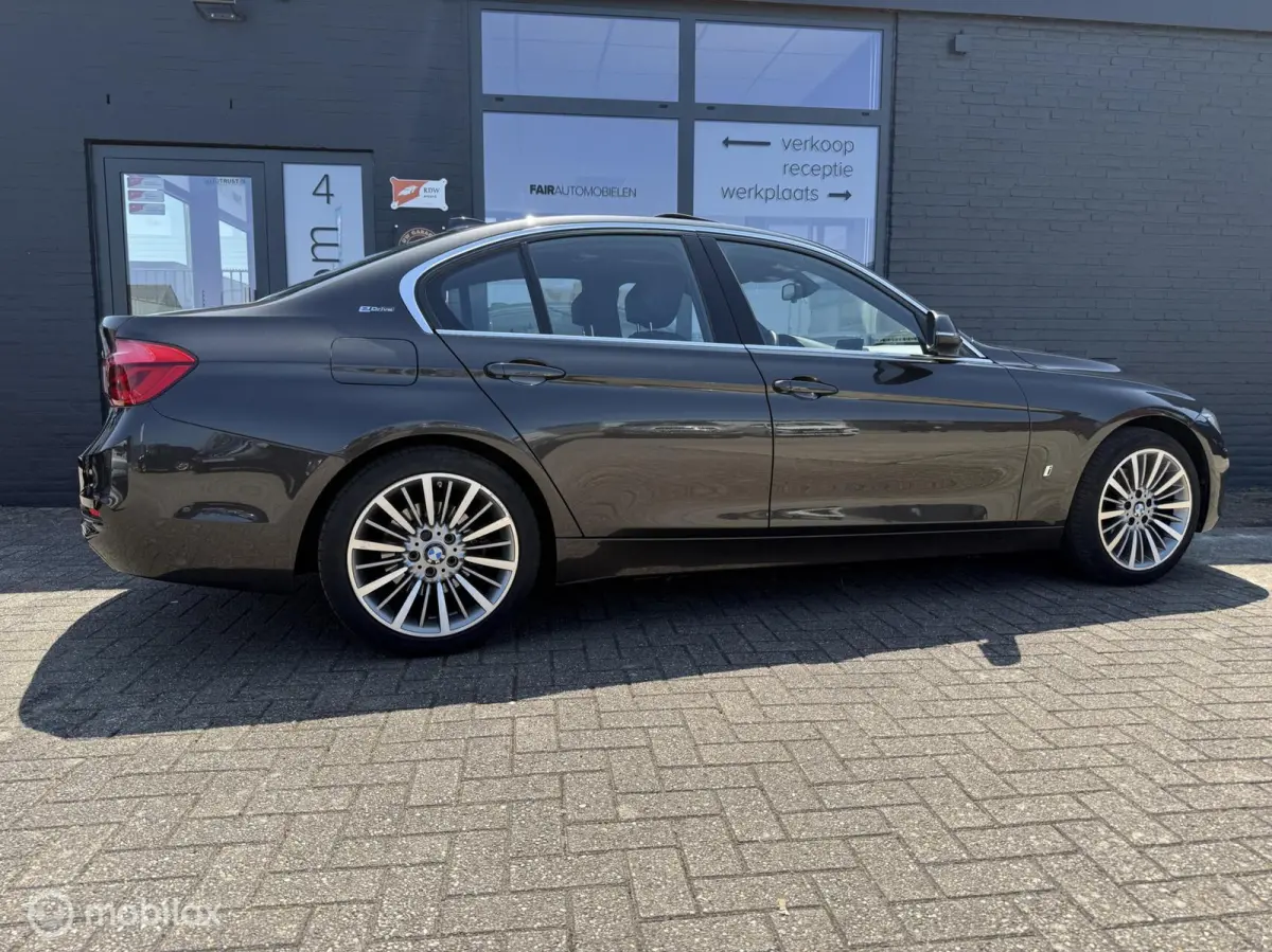 330e Centennial Executive €15950