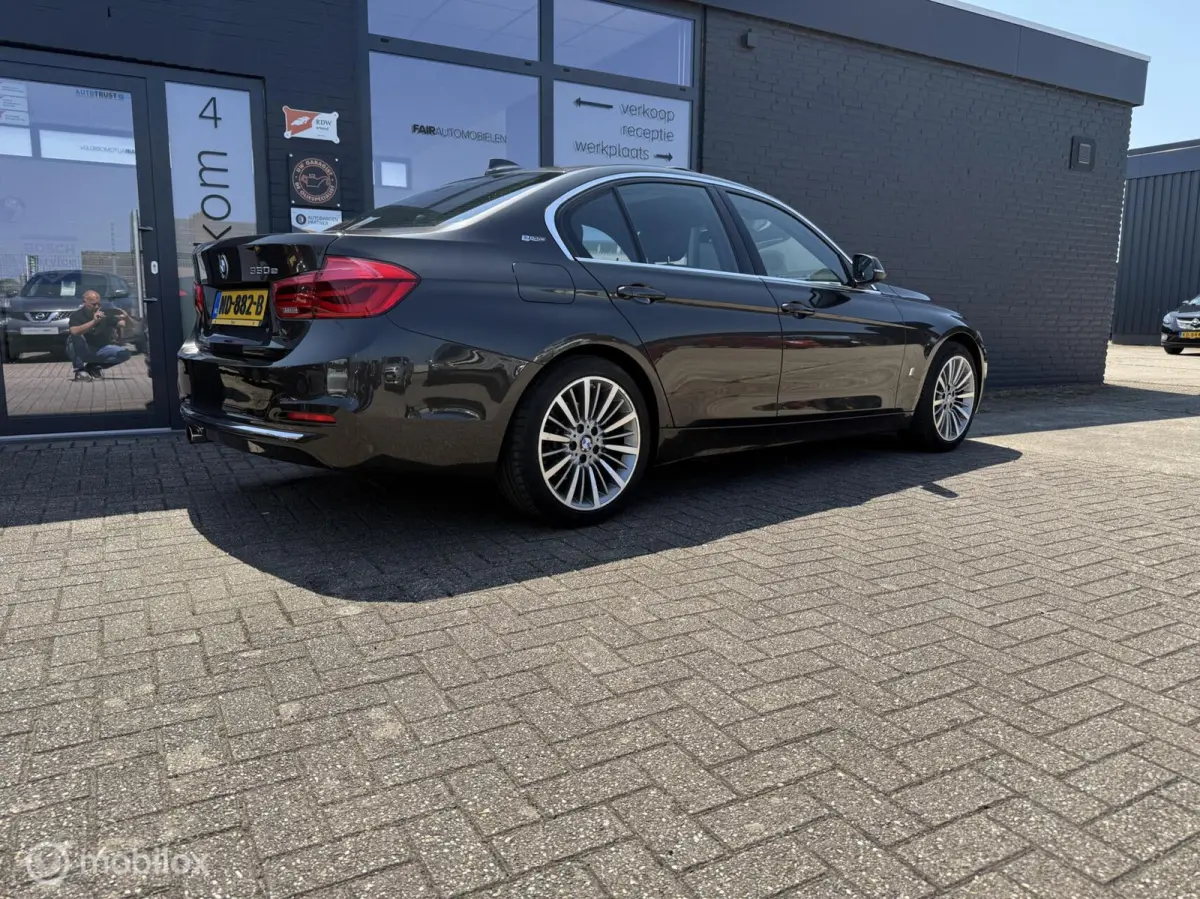 330e Centennial Executive €15950