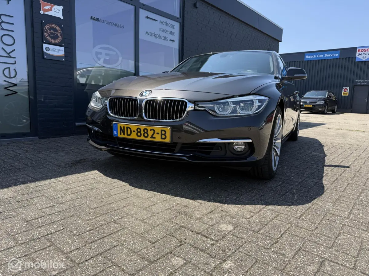 330e Centennial Executive €15950