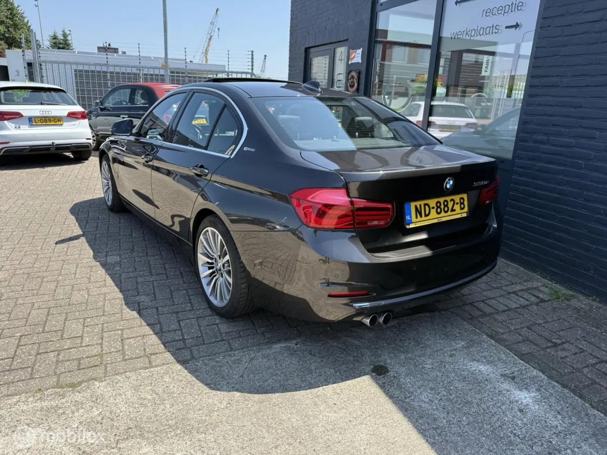 330e Centennial Executive €15950