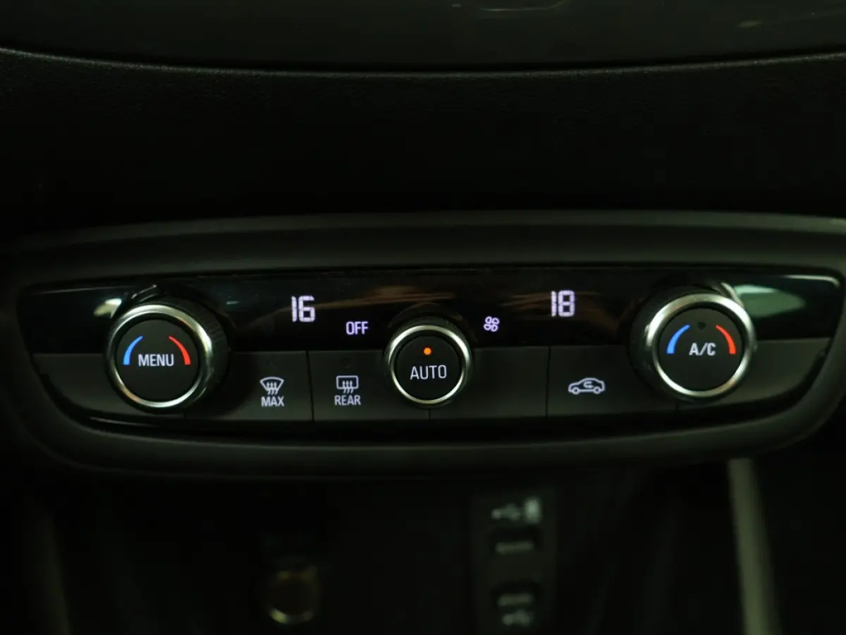 1.2 Turbo Elegance 110PK Navigatie Camera Carplay Comfortstoelen