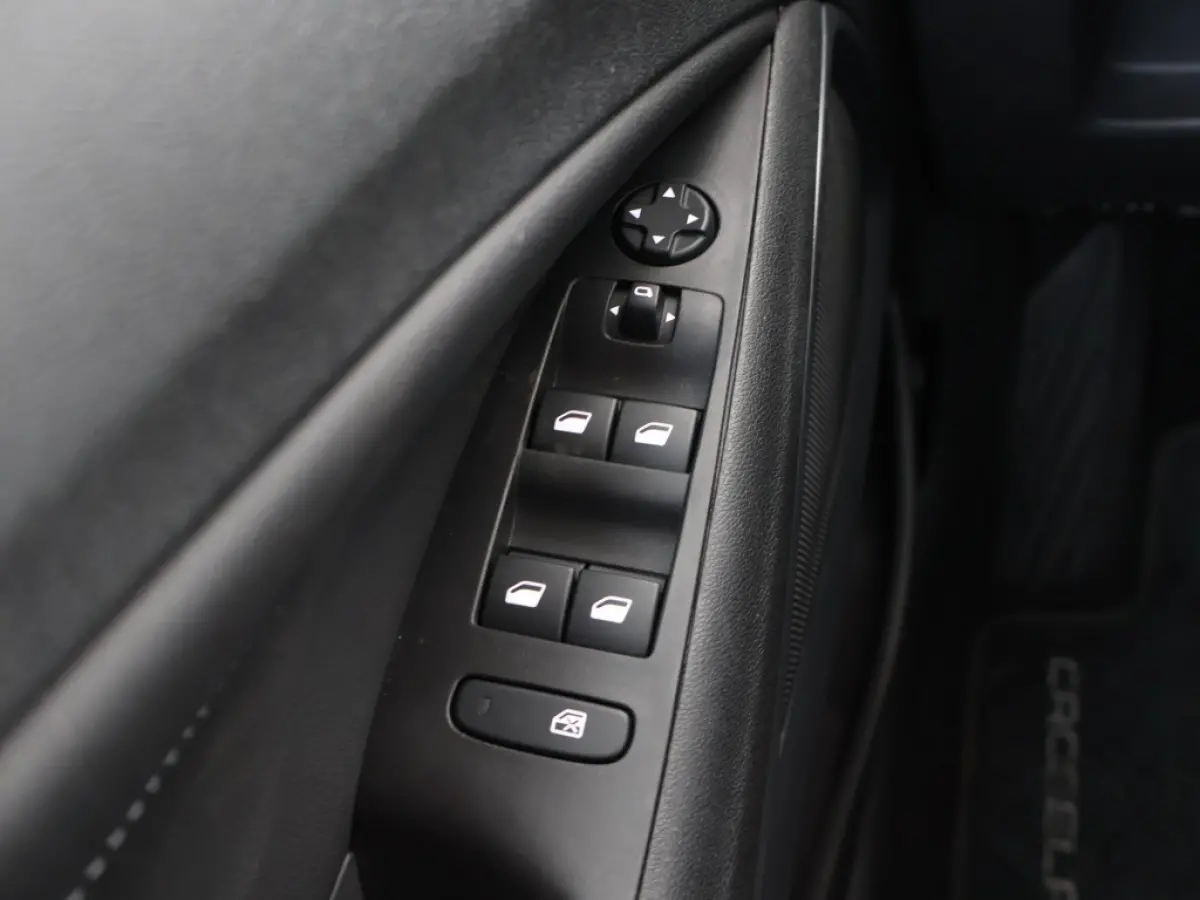1.2 Turbo Elegance 110PK Navigatie Camera Carplay Comfortstoelen