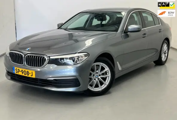 520i / NL-auto / Trekhaak / Stoelverwarming