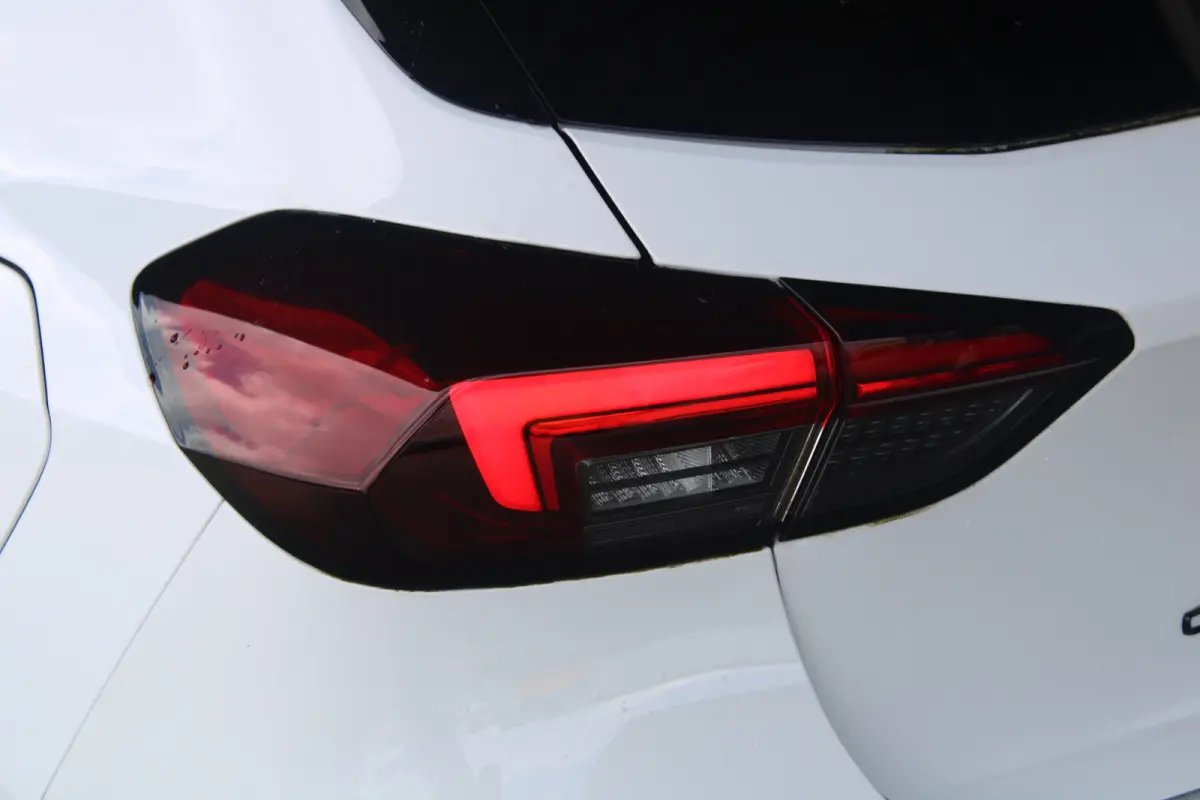 1.2 Turbo GS | 8 Jaar garantie | Camera | Climate control | Stoel- & stuurverwarming | LED koplampen |