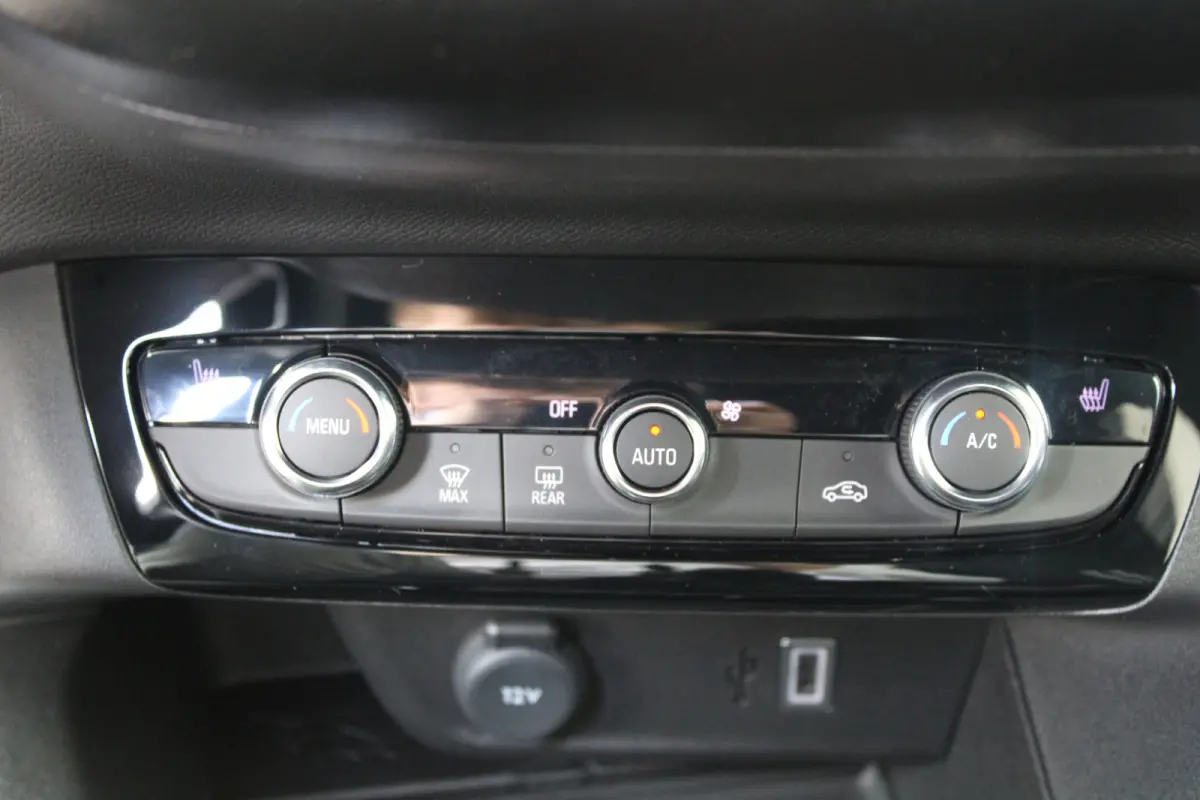 1.2 Turbo GS | 8 Jaar garantie | Camera | Climate control | Stoel- & stuurverwarming | LED koplampen |