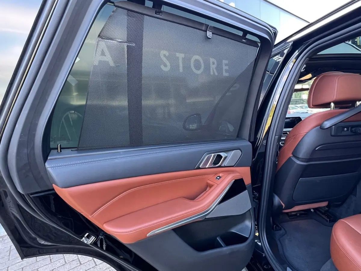 XDrive45e High Executive M SPORT Pano Laser HuD Skylounge Massag SOH94%