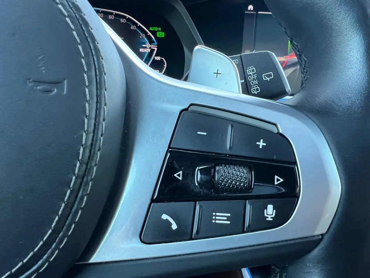 XDrive45e High Executive M SPORT Pano Laser HuD Skylounge Massag SOH94%