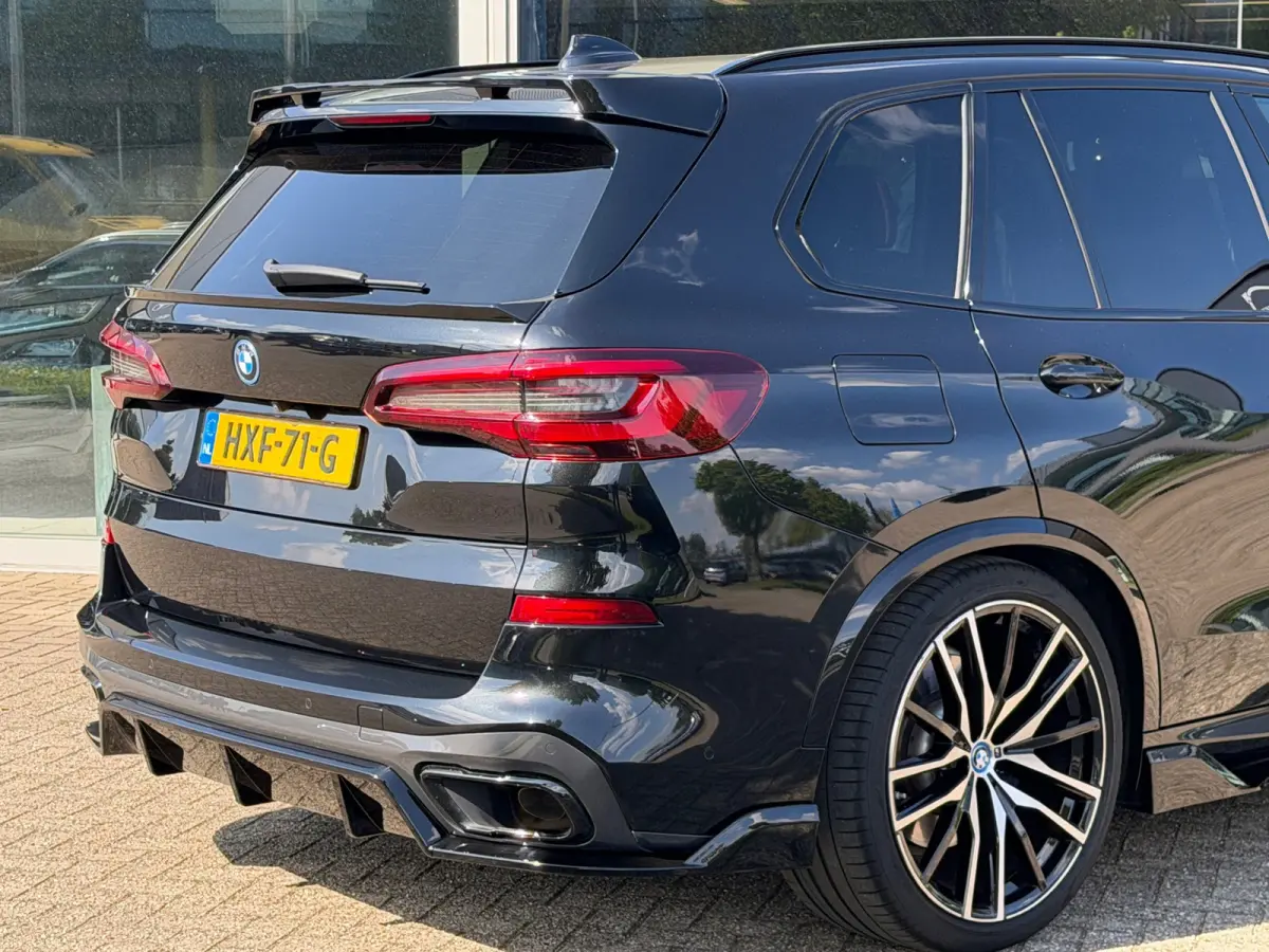 XDrive45e High Executive M SPORT Pano Laser HuD Skylounge Massag SOH94%