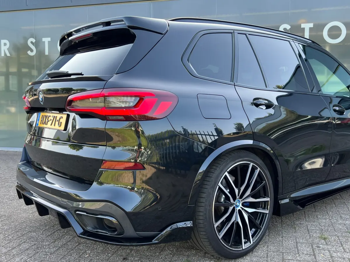 XDrive45e High Executive M SPORT Pano Laser HuD Skylounge Massag SOH94%