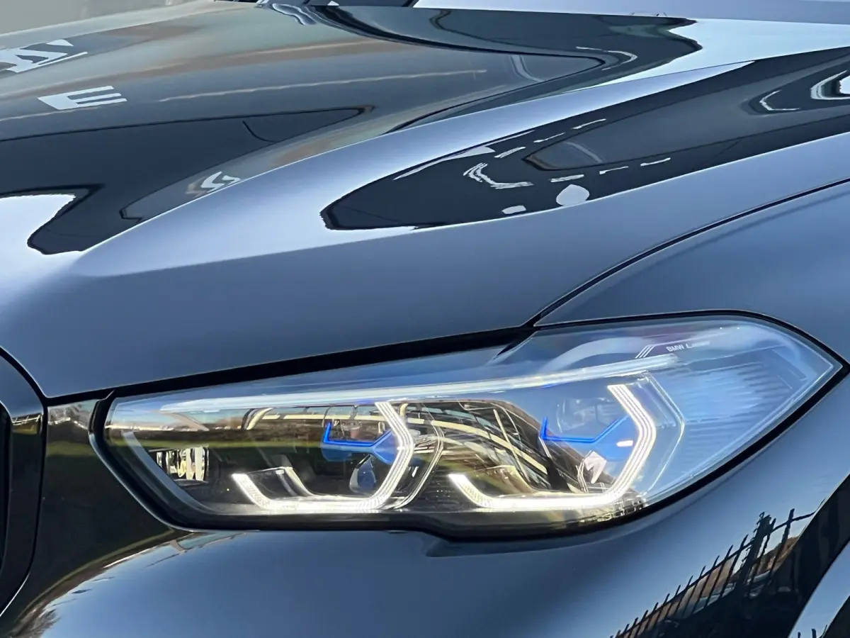 XDrive45e High Executive M SPORT Pano Laser HuD Skylounge Massag SOH94%