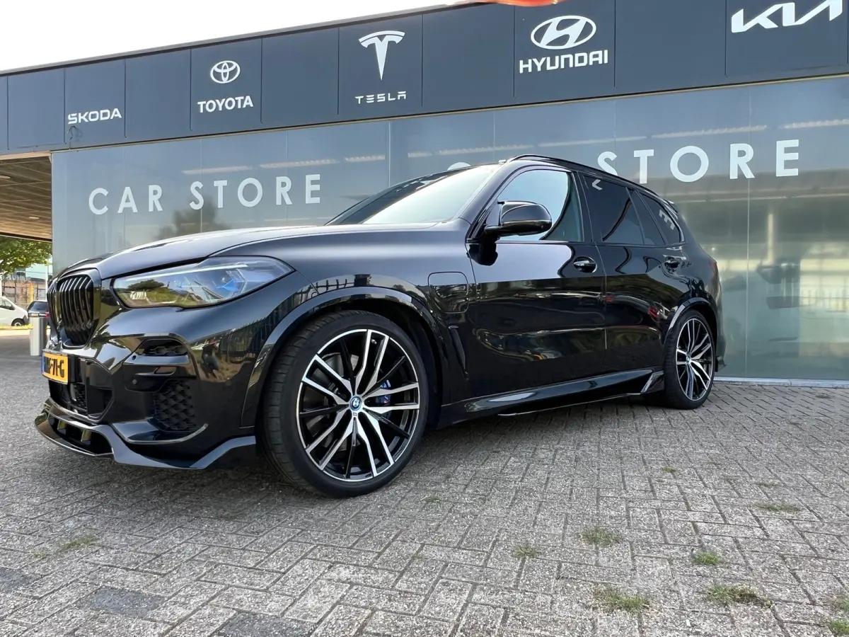 XDrive45e High Executive M SPORT Pano Laser HuD Skylounge Massag SOH94%