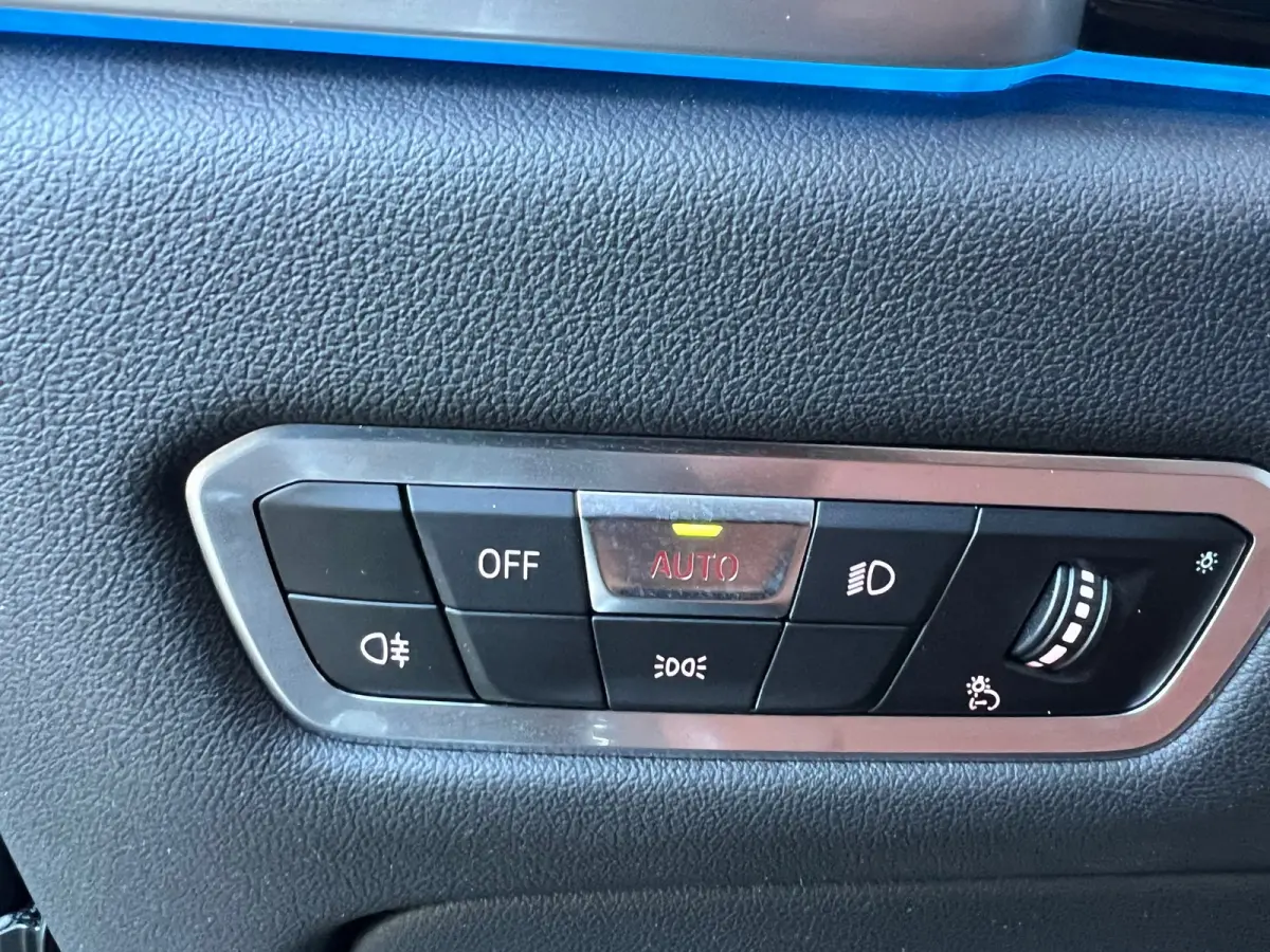 XDrive45e High Executive M SPORT Pano Laser HuD Skylounge Massag SOH94%
