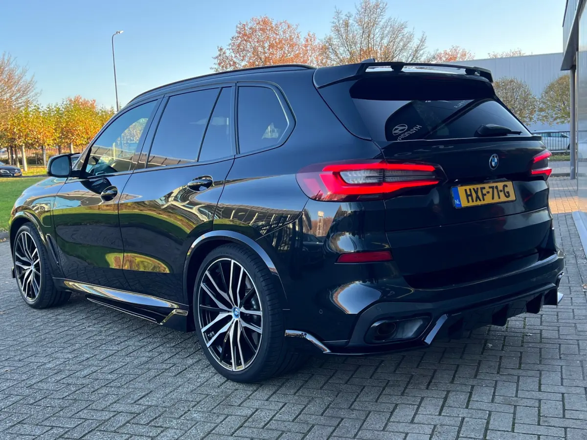 XDrive45e High Executive M SPORT Pano Laser HuD Skylounge Massag SOH94%