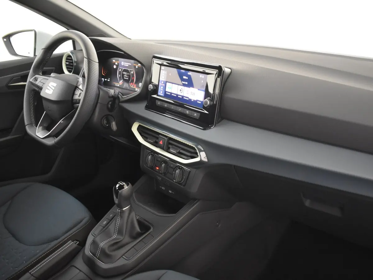 Style | Apple CarPlay™, Android Auto™ | Bandenspanningscontrolesysteem | Draadloze telefoonlader 15W