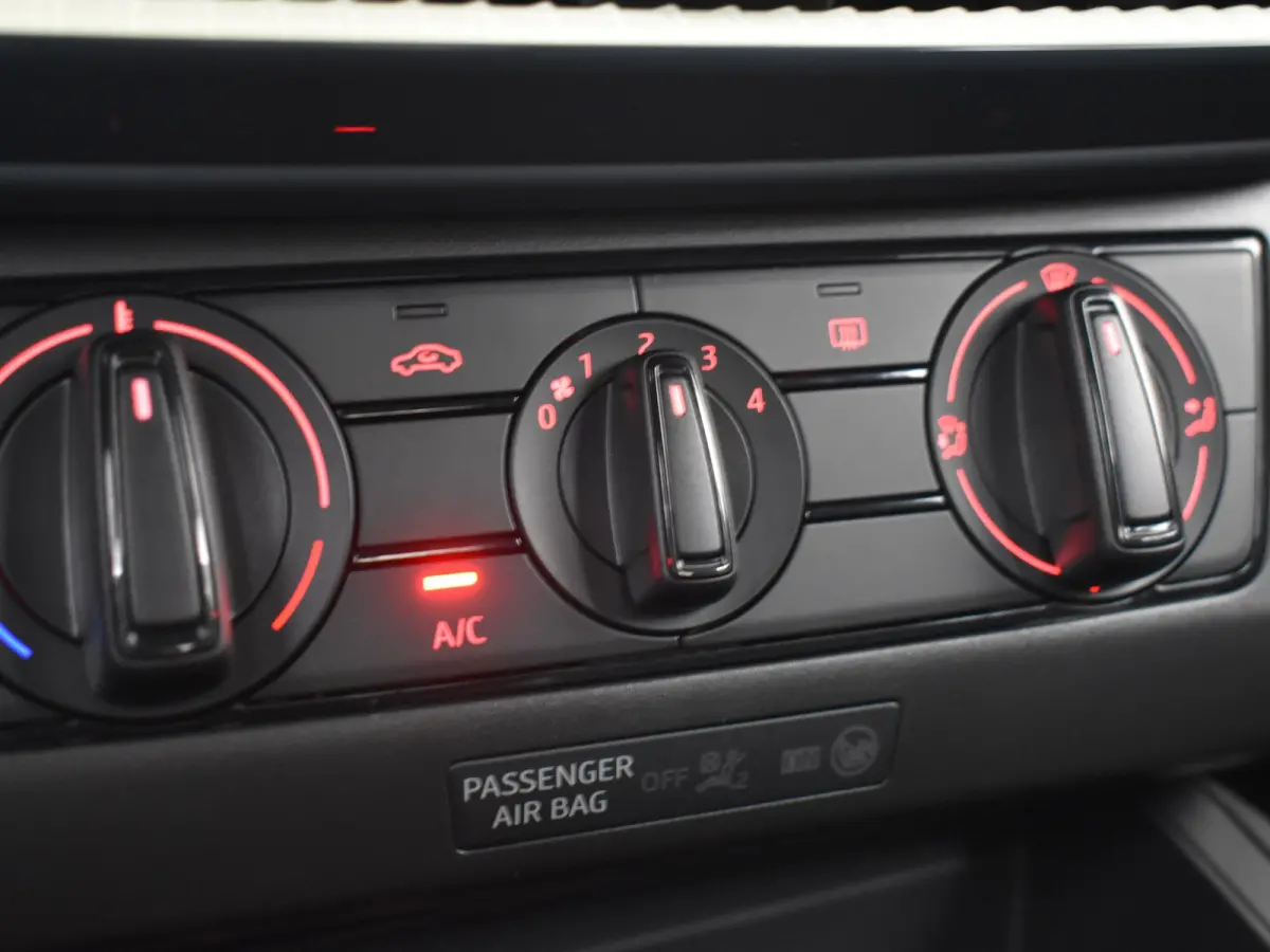 Style | Apple CarPlay™, Android Auto™ | Bandenspanningscontrolesysteem | Draadloze telefoonlader 15W