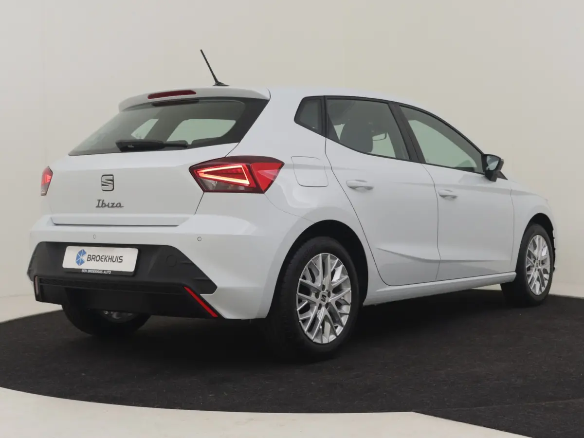 Style | Apple CarPlay™, Android Auto™ | Bandenspanningscontrolesysteem | Draadloze telefoonlader 15W