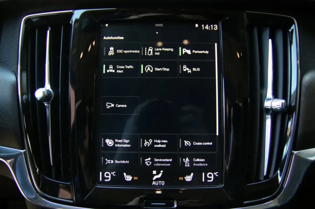 | Pilot assist | 2.0 T6 AWD/Pilot assist/360 camera/Dode hoek detectie