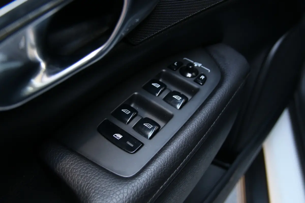 | Pilot assist | 2.0 T6 AWD/Pilot assist/360 camera/Dode hoek detectie