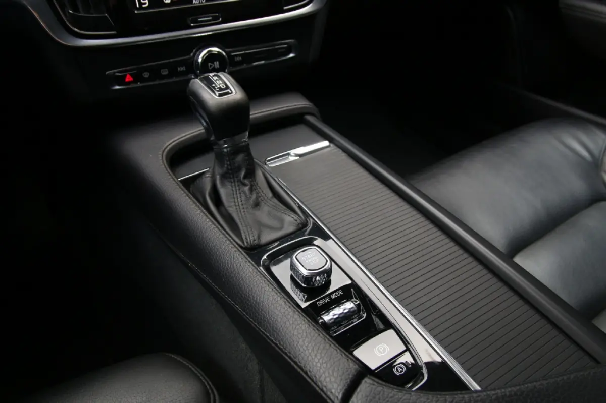 | Pilot assist | 2.0 T6 AWD/Pilot assist/360 camera/Dode hoek detectie